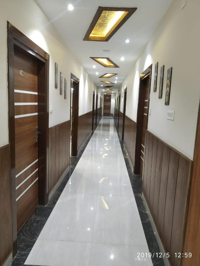 Shri Sai Hotel Azamgarh Экстерьер фото