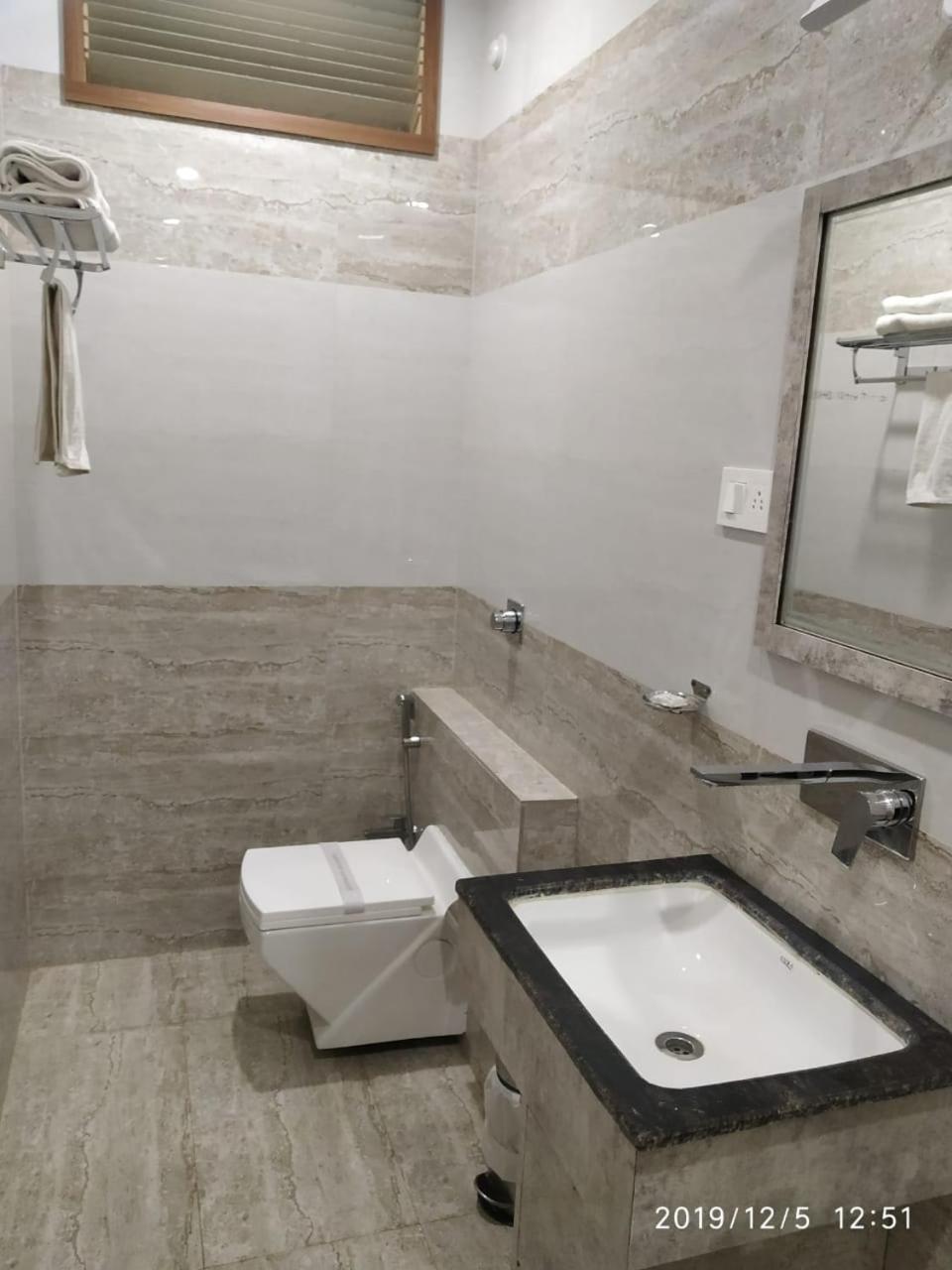 Shri Sai Hotel Azamgarh Экстерьер фото