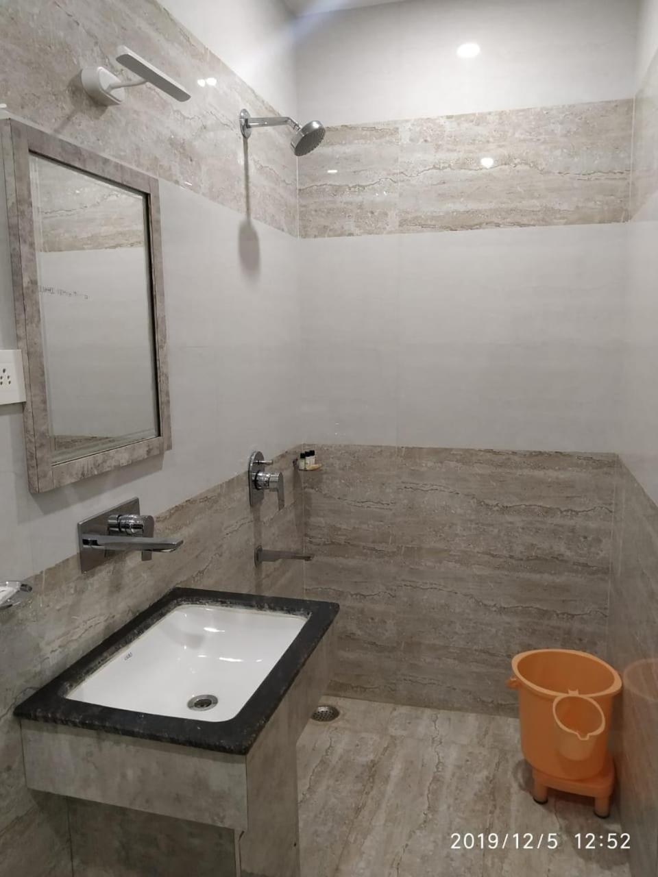 Shri Sai Hotel Azamgarh Экстерьер фото